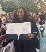 עוזרתלי - מטפלת לקשישים ב-פתח תקווה - סתיו מ.