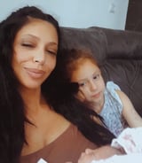 עוזרתלי - מטפלת לילדים ב-פתח תקווה - היי