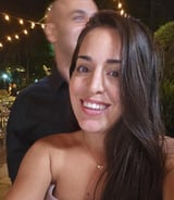 דניאלה י.