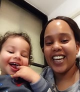 עוזרתלי - מטפלת לילדים ב-חולון - מטפלת קבועה עם ניסיון, אחראית, איכותית ושדוברת גם מעט אנגלית לילד מקסים בן שנתיים