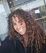 עוזרתלי - מטפלת לילדים ב-אשקלון - אליזבת ג.