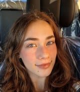 עוזרתלי - מטפלת לילדים ב-רמת גן - תהילה ז.