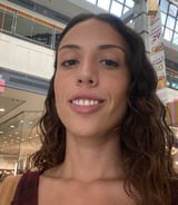 עוזרתלי - מטפלת לילדים ב-גבעתיים - נעם ו.