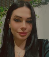 עוזרתלי - מטפלת לקשישים ב-לוד - סטפני ר.