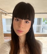 עוזרתלי - מטפלת לילדים ב-פתח תקווה - הילה ס.