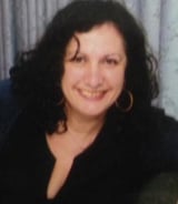 עוזרתלי - מטפלת לקשישים ב-רמת השרון - אנגילה א.