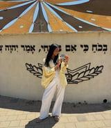 עוזרתלי - מטפלת לילדים ב-נתניה - נינה ב.
