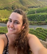 עוזרתלי - מטפלת לילדים ב-תל אביב-יפו - הדר מ.