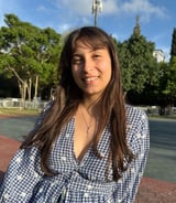 עוזרתלי - מטפלת לילדים ב-חיפה - מור א.