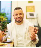 עוזרתלי - מטפלת לקשישים ב-תל אביב-יפו - אדם ח.