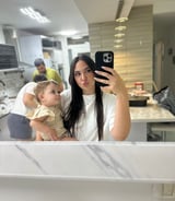 עוזרתלי - מטפלת לילדים ב-חולון - אלמוג ט.