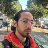 עוזרתלי - דוגסיטר ב-יפו - שילֹה ק.