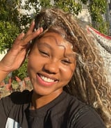 עוזרתלי - מטפלת לילדים ב-חולון - אליסה א.