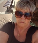 עוזרתלי - מטפלת לקשישים ב-נתניה - אביבה ג.