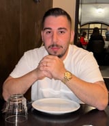 עוזרתלי - נהג ב-בת ים - אור י.