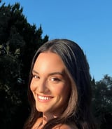 עוזרתלי - מטפלת לקשישים ב-פתח תקווה - דנה ל.