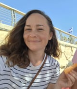 עוזרתלי - מטפלת לילדים ב-תל אביב-יפו - Lynn L.