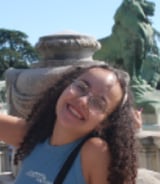 עוזרתלי - מטפלת לילדים ב-חיפה - סיון נ.